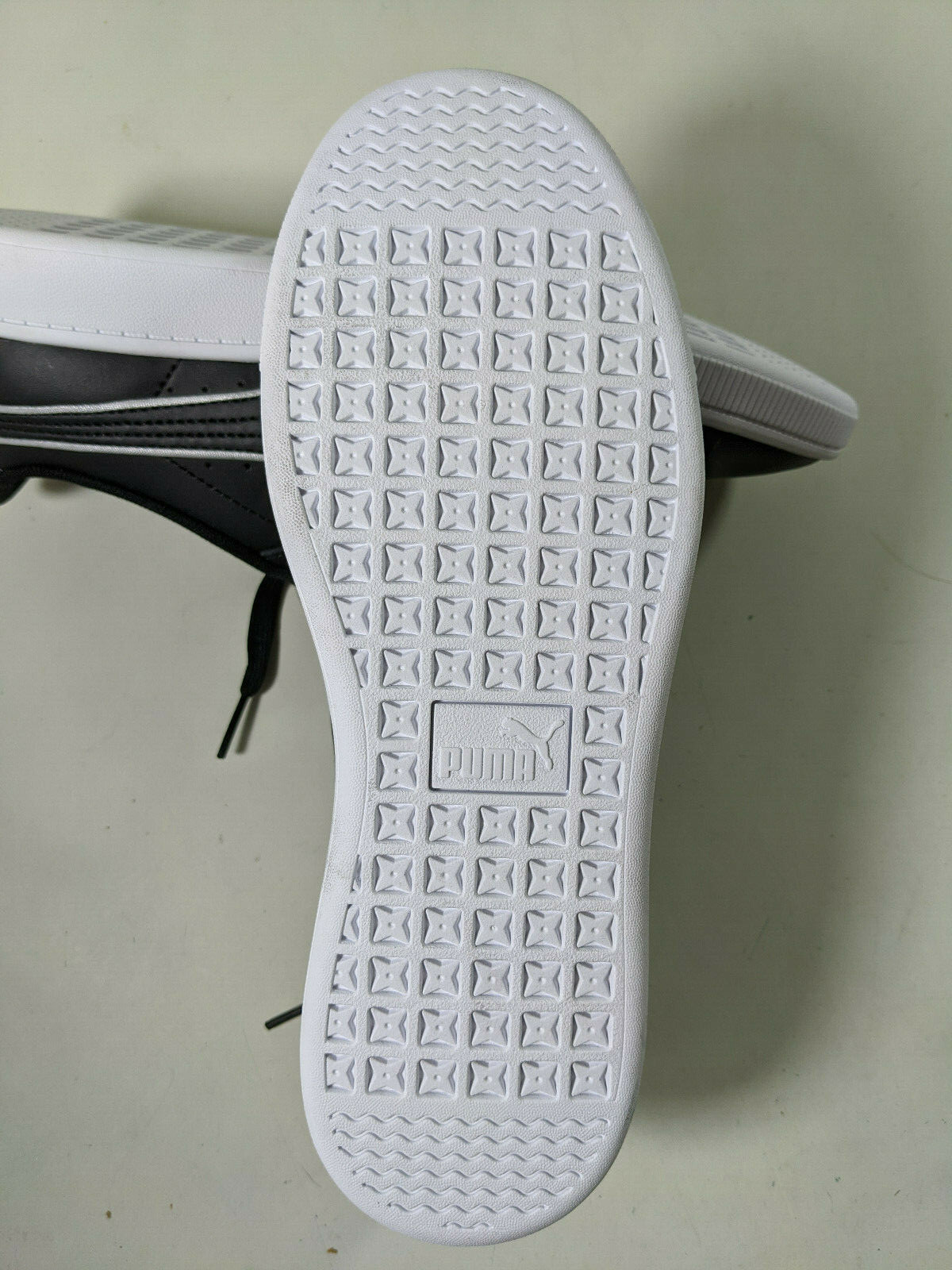 PUMA Vikky v2 Shift Women's Sneakers Women Shoe Basics Black G/A: купить с  доставкой из США, цена 3 178 руб - (293560312783)