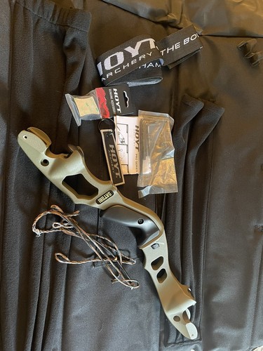 Hoyt Satori 19 riser RH