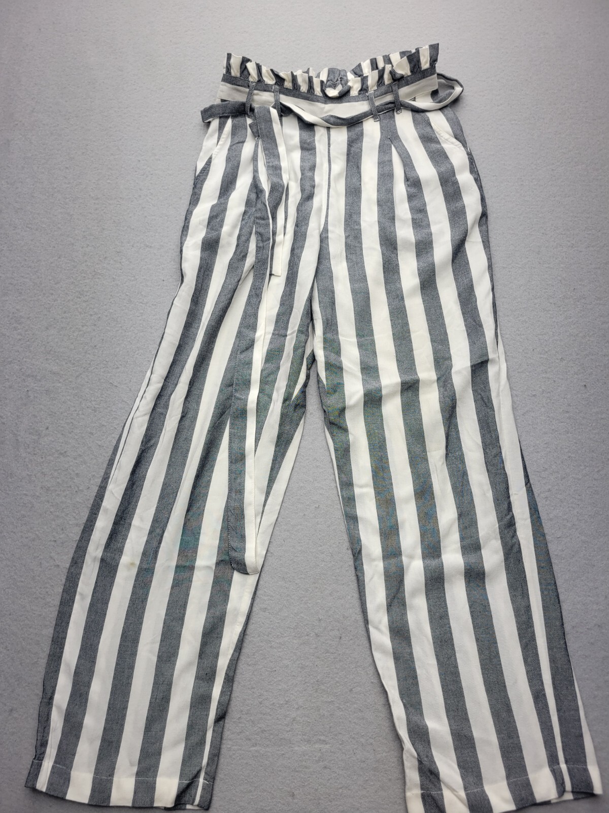 American Eagle Women's Pants Small Black/White Paperbag Wash Viscose High