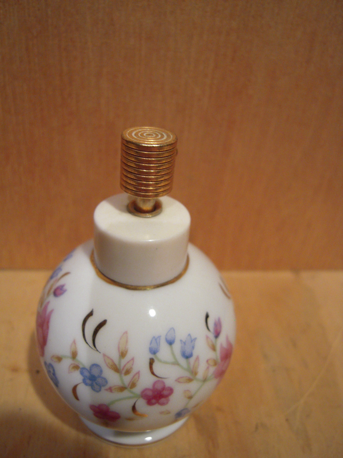 Vintage Round IRICE Spray Bottle Gold leaves