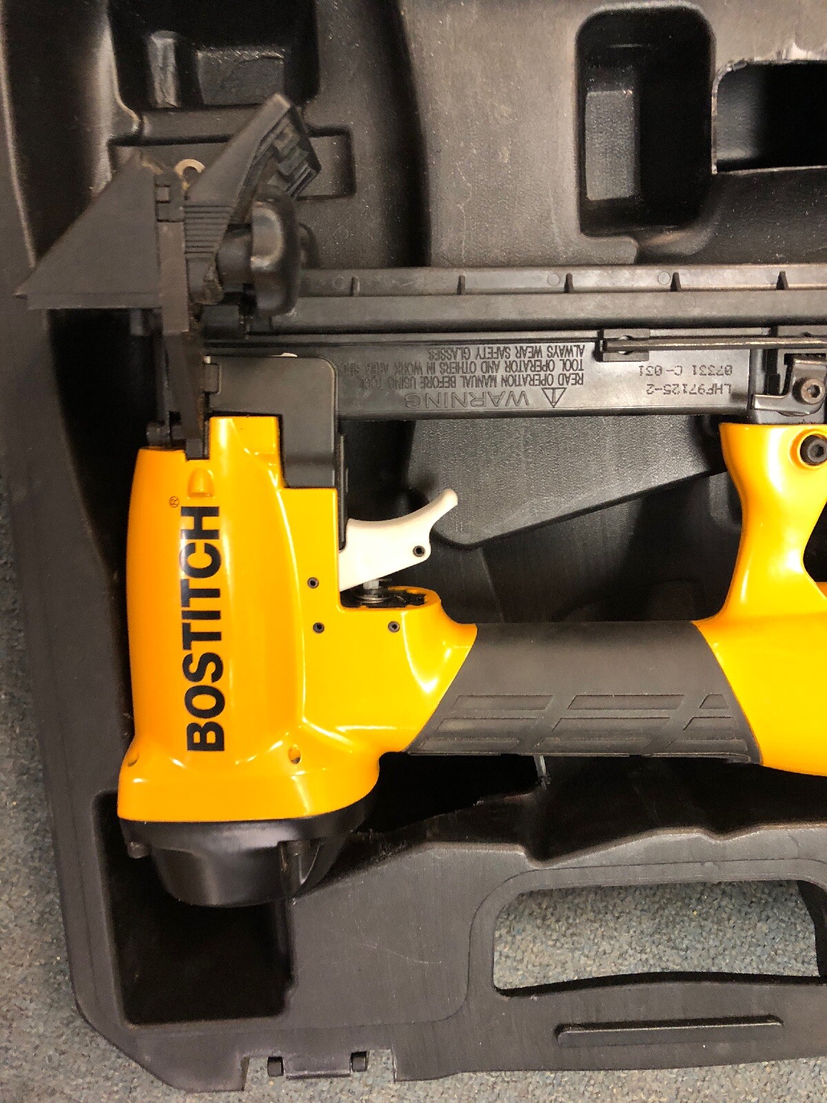 Bostitch LHF97125-2 Floor Runner Laminated Hardwood Flooring Stapler 1/4- 1/2