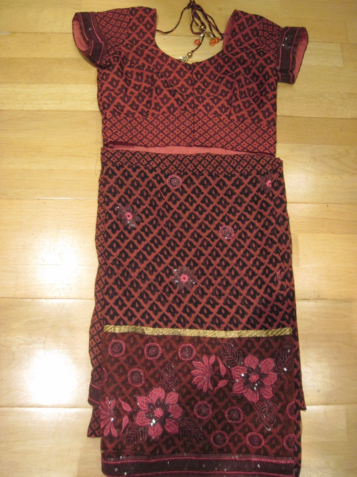 South and Central Asian Salwar Kameez Clothing