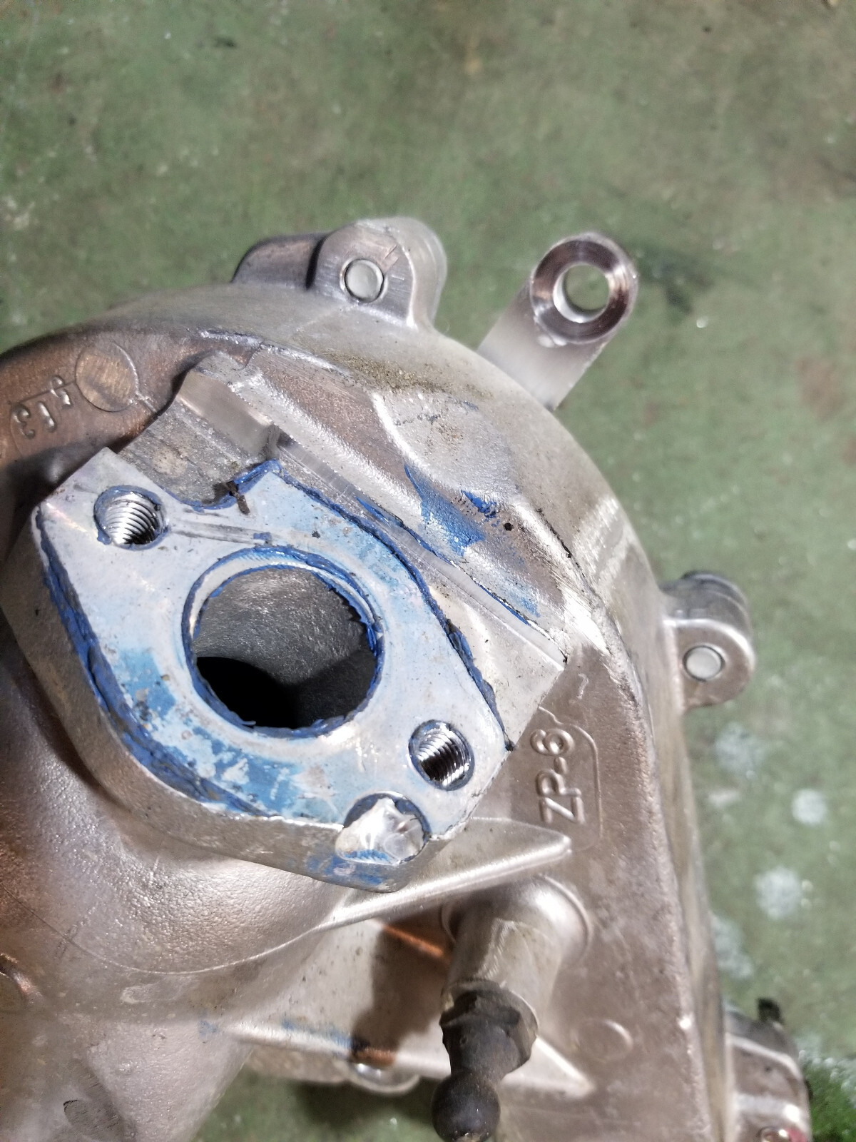 L5P 6.6L DURAMAX GM  12680257  WATER PUMP - Picture 8 of 9