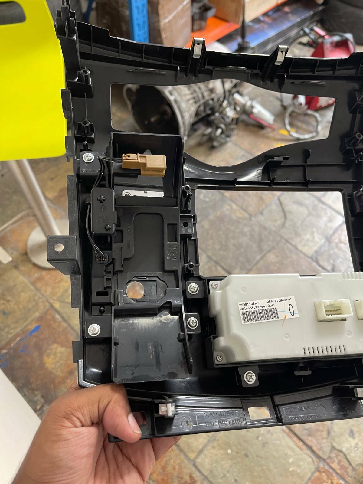 nissan elgrand E52 gear shifter and multimeadia system cover - thumbnail 4