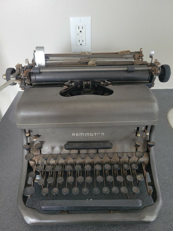 1944 Remington 17 on the Typewriter Database