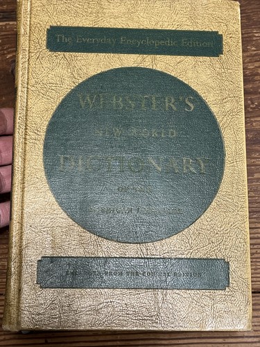 WEBSTER’S NEW WORLD DICTIONARY − Webster's New World Dictionary Everyday Encyclopedic Edition