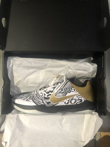 シューズ(男性用) Nike Kobe 5 Protro Big Stage Nike Men's Kobe V 5 Protro Big Stage White Metallic Gold