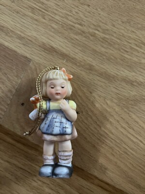 1997 Berta Hummel Goebel ''Surprise for You'' Ornament Girl with For You package