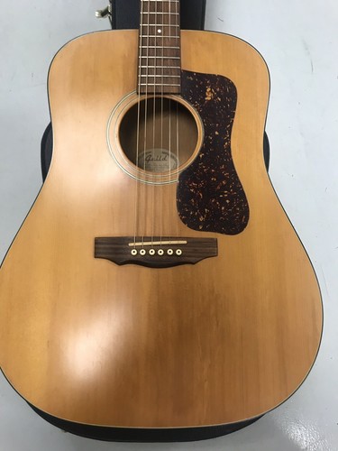 1993 Guild D4 NT Natural w/Case.