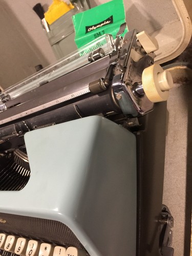 Vintage Olympia SM-7 1963 Portable Typewriter Powder Blue w/ Original Case-Nice!