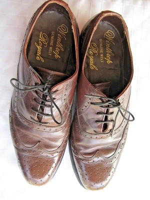 Vintage Winthrop Royale Genuine Welt Leather Wingtip Mens Shoe Size 8D Burgundy
