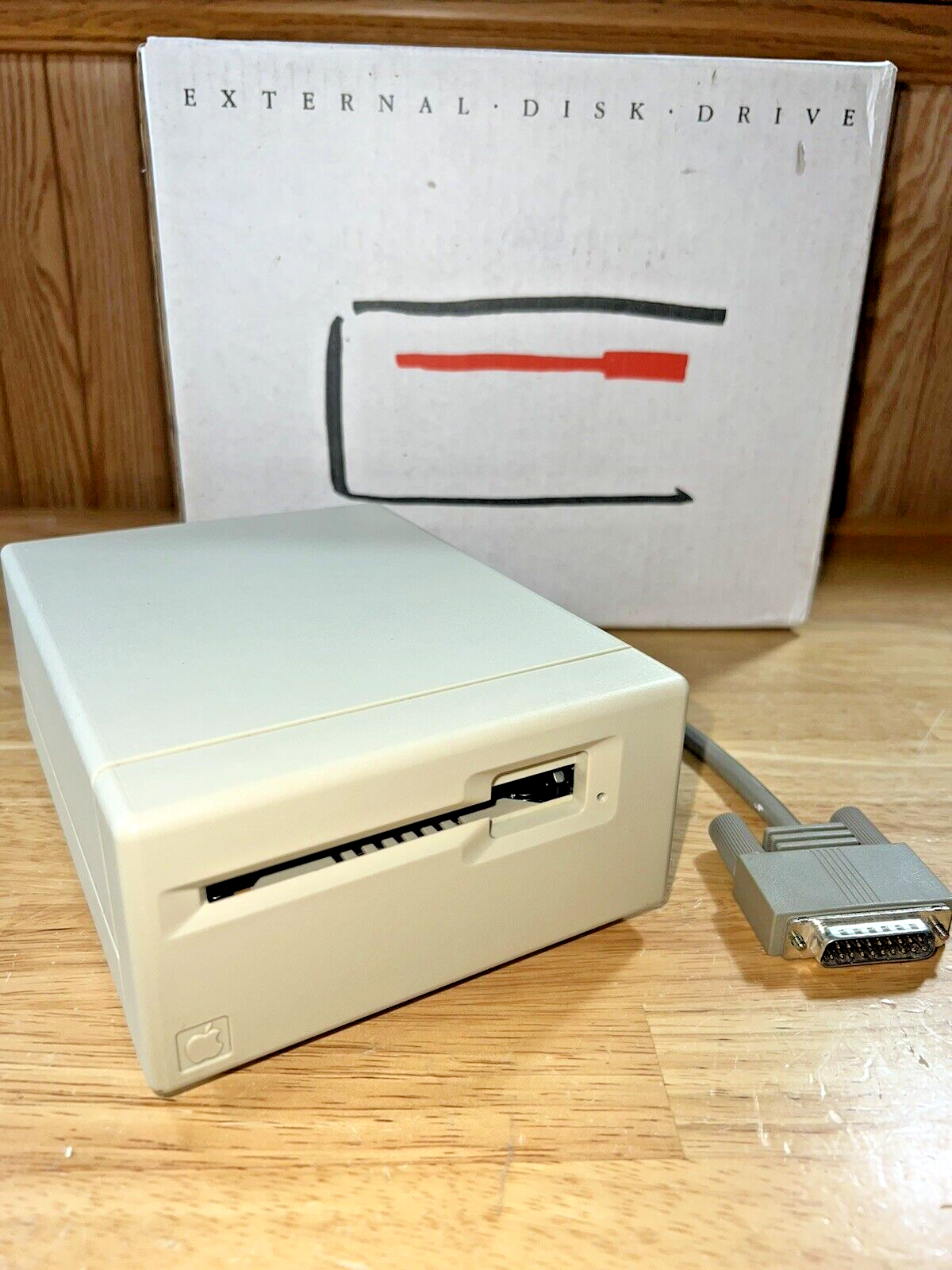 レア！　Macintosh ピンバッジ　Apple ペンダント　セット 1984 Apple Macintosh 128K BOXED Model M0130 400K Mac Disk