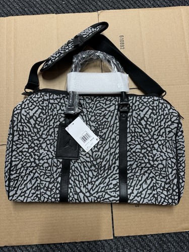 中古 Nike Jordan Brand Monogram Duffle Bag Nike Air Jordan Monogram Duffle Bag Chambray Gray Blue UNC