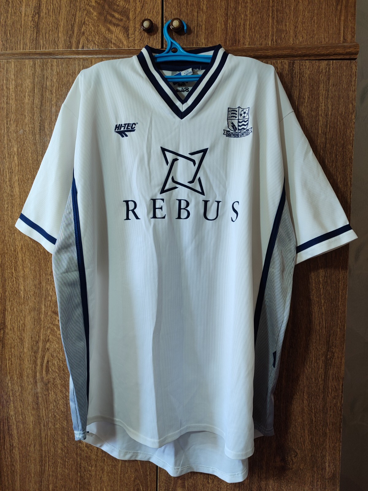 Southend United FC Hi-Tec Football Shirt Away 2001/2002