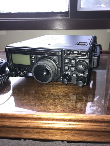Yaesu FT 897D  Transceiver