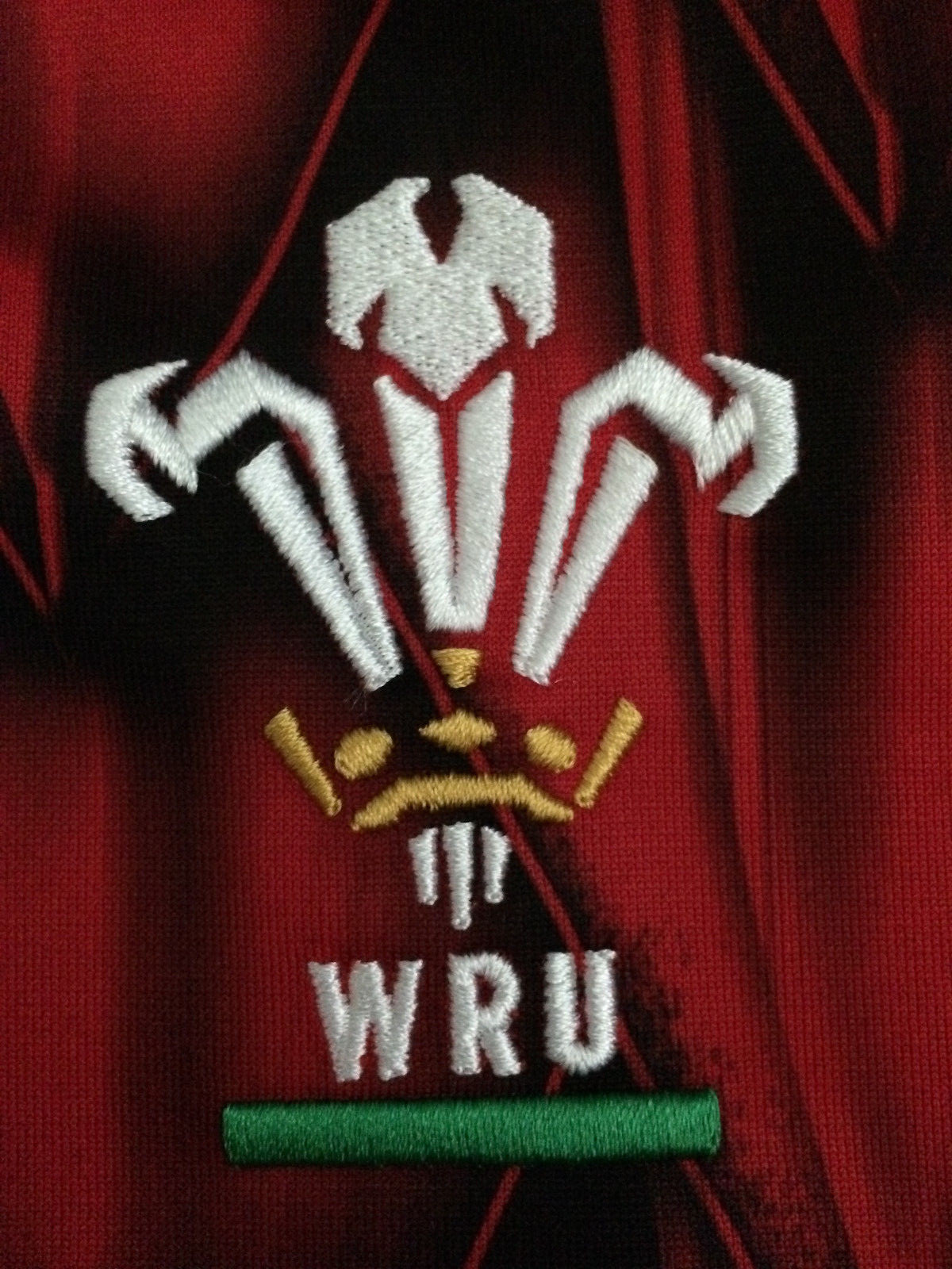 UNDER ARMOUR Wales WRU Welsh Rugby Union Jersey Mens Small Red Black NWT $88.00