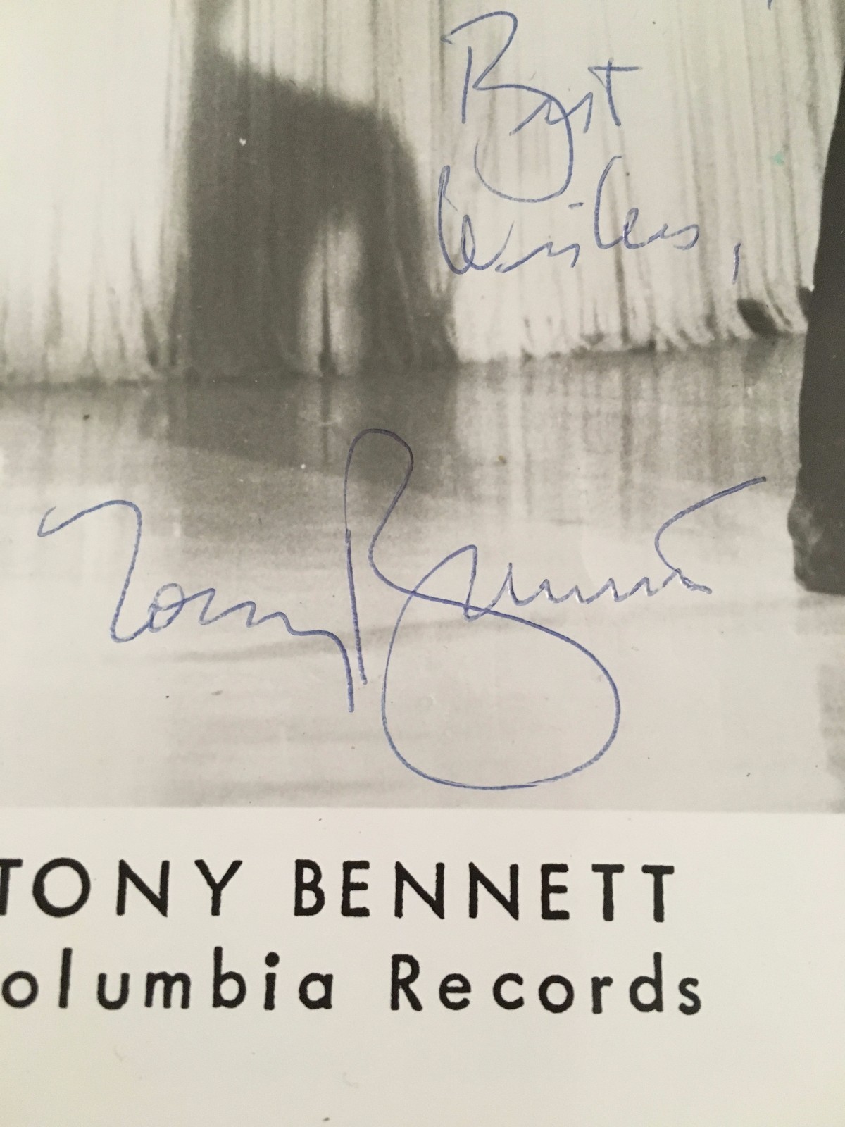 Tony Bennett Signed 8x10 Photo JSA Certified Autograph