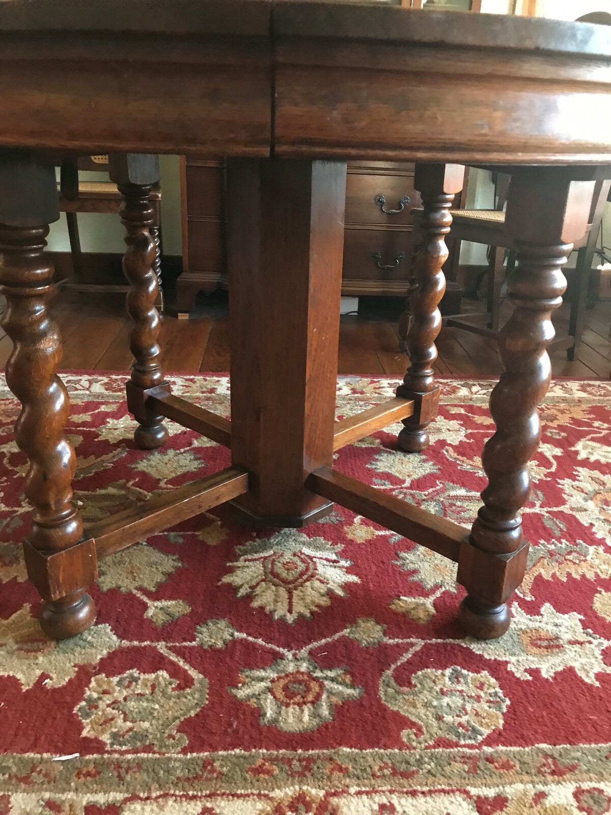 Beautiful Oak Barley Twist Dining Table and 6 Chairs set with rush seats