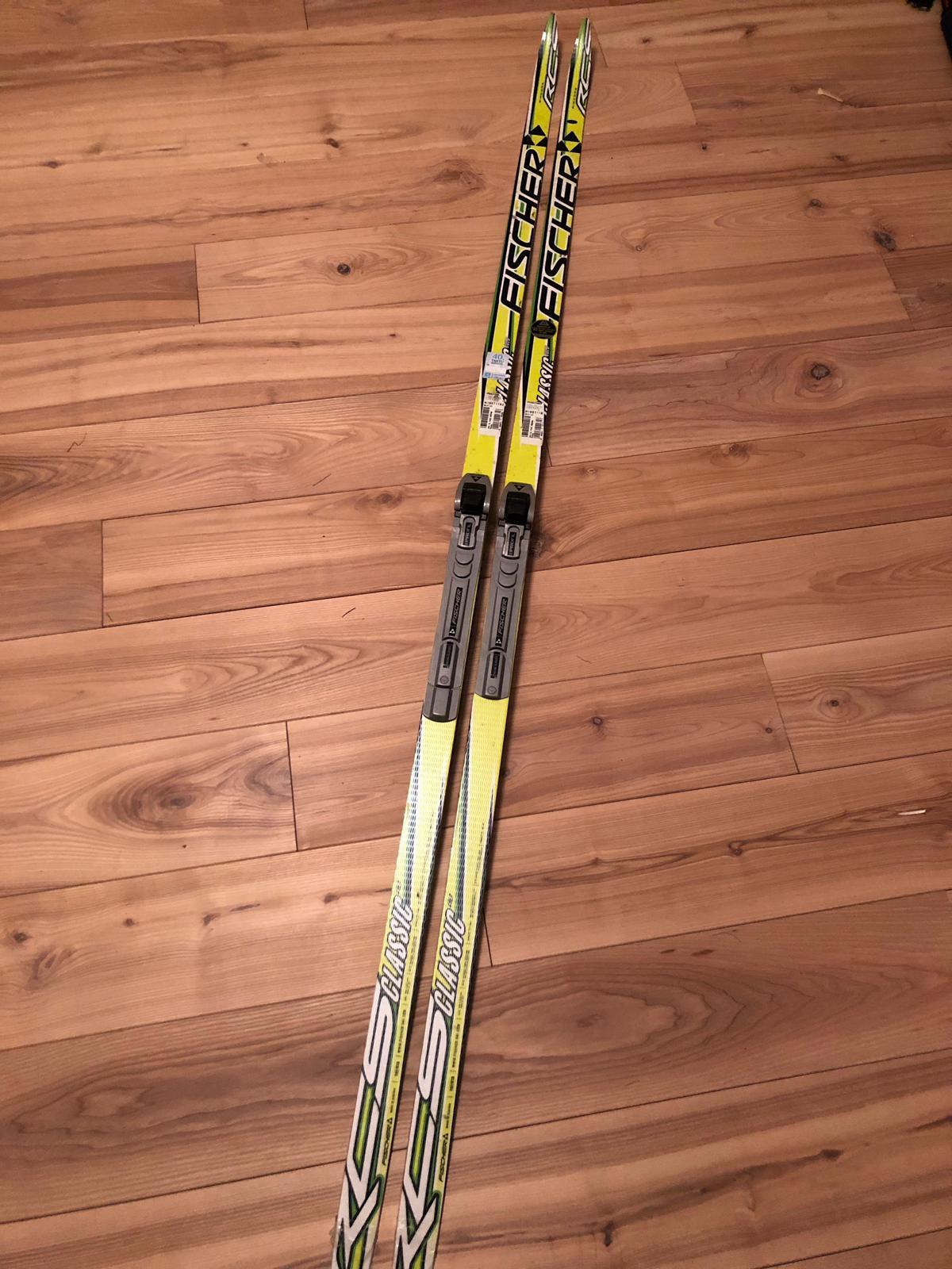 Fischer RCS Classic Cold skis with ski poles | eBay Fischer RCS Classic Cold skis with ski poles | eBay