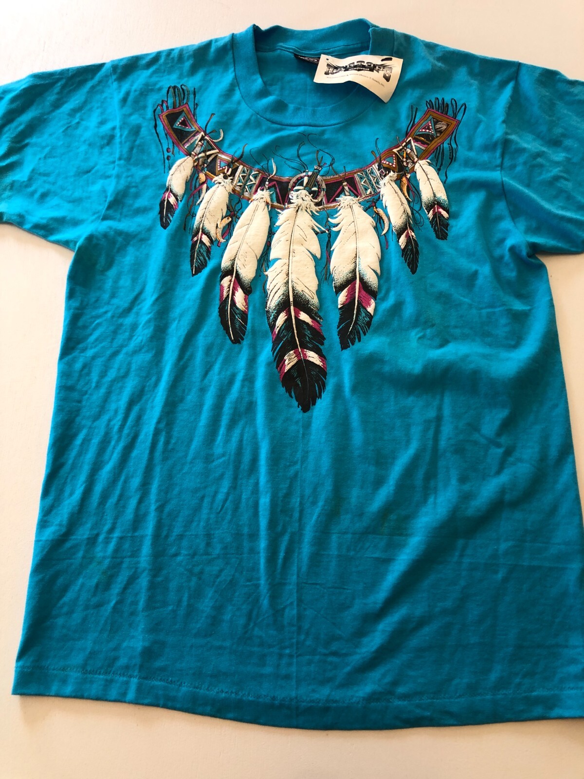 トップス 00's Dead Stock \"How High\" T-Shirt Deadstock vtg '92 Feather Necklace Print T-Shirt Rag Tops