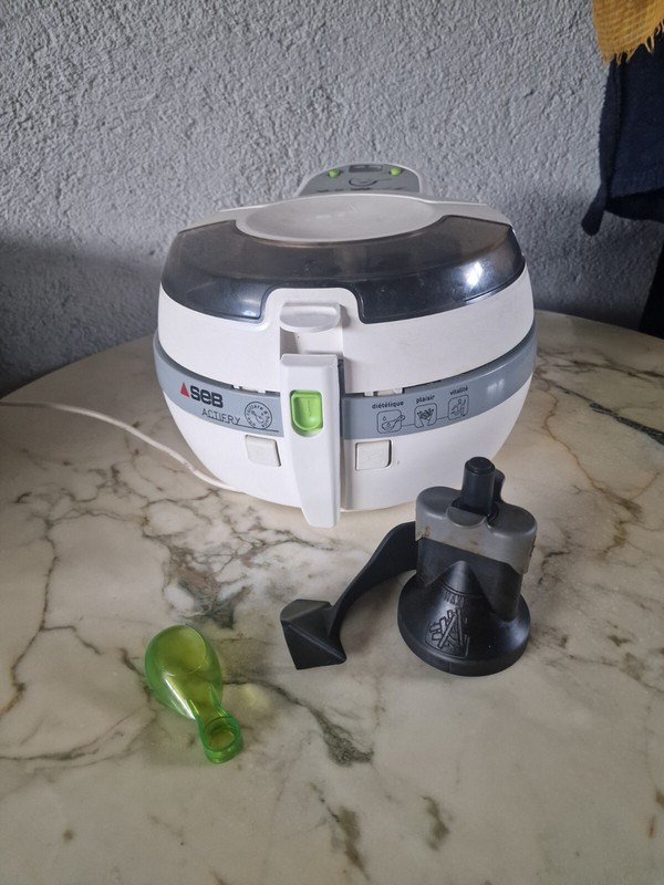 Friteuse Seb Actifry Blanche. TrÃ¨S Bon Ã©Tat 