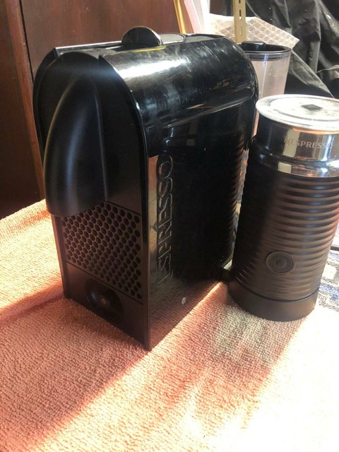 Delonghi Nespresso U Coffee Machine 