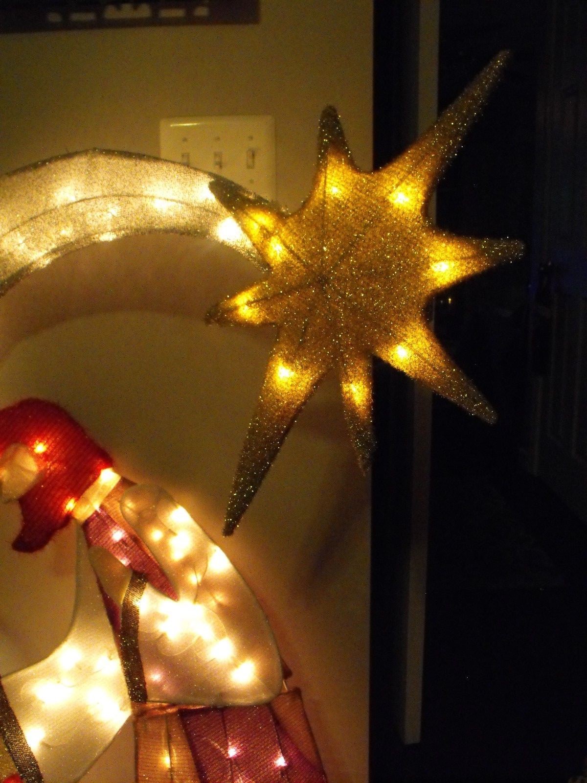 Home Accents Holiday 6' ft Pre-Lit Tinsel Nativity scene