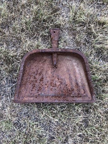 Vintage Rustic Red Metal Tin Dust Pan Primitive
