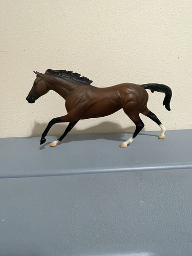 Vintage 1998 Breyer Model Horse Cigar Famous Racehorse Bay