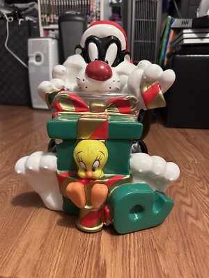 Warner Bros Studio 1998 Christmas Sylvester and Tweety 13'' Cookie Jar