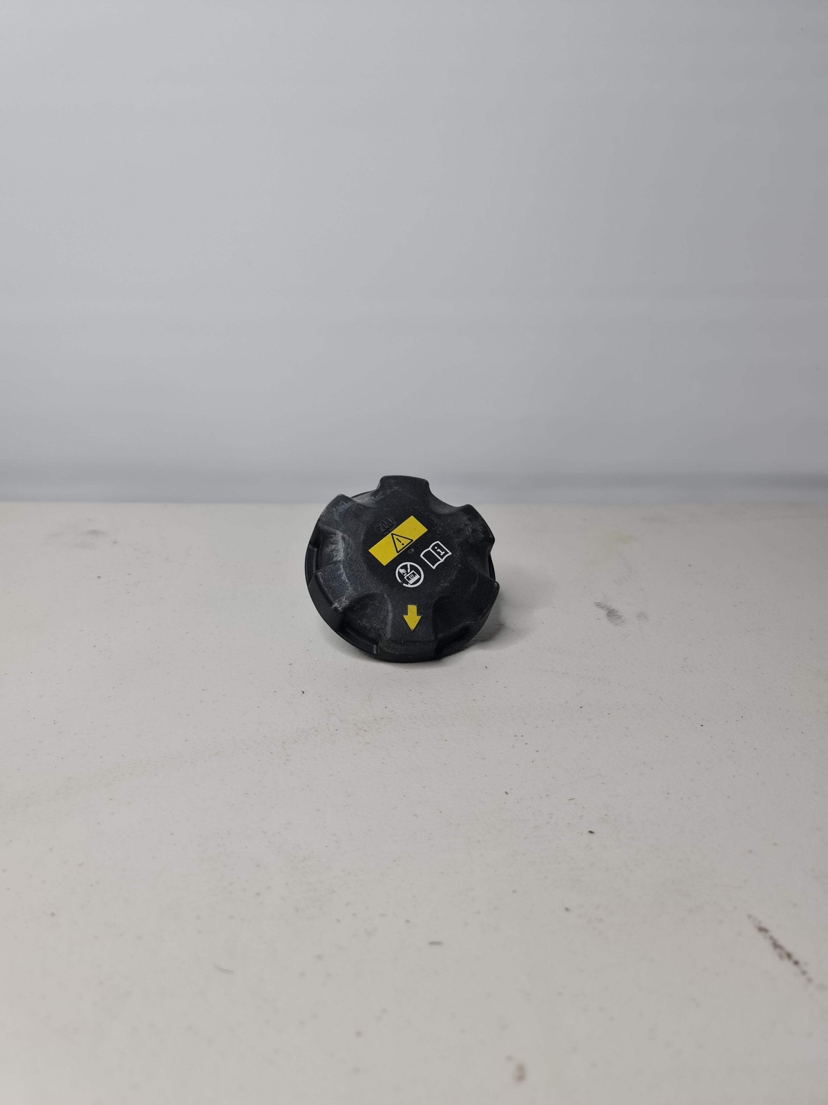 0 Bmw 17117639021 Radiator Coolant Expansion Tank Filler Cap for E90 E60 F10 76390 image 2