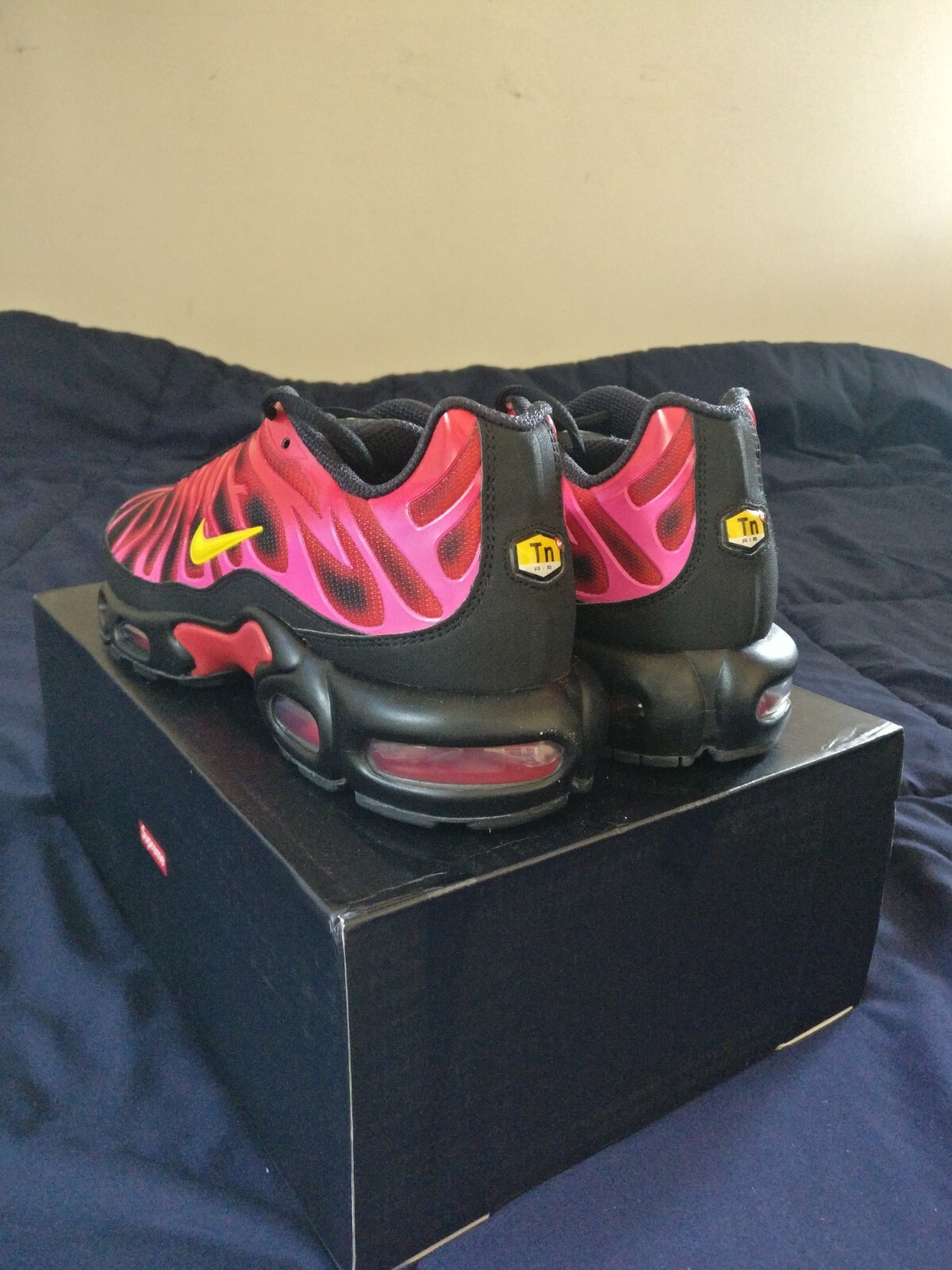 Nike Airmax Plus Tn x Supreme Fire Red 