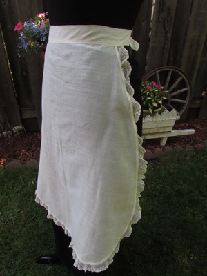 Vintage / Antique Cotton Ivory Apron with Lace Trim