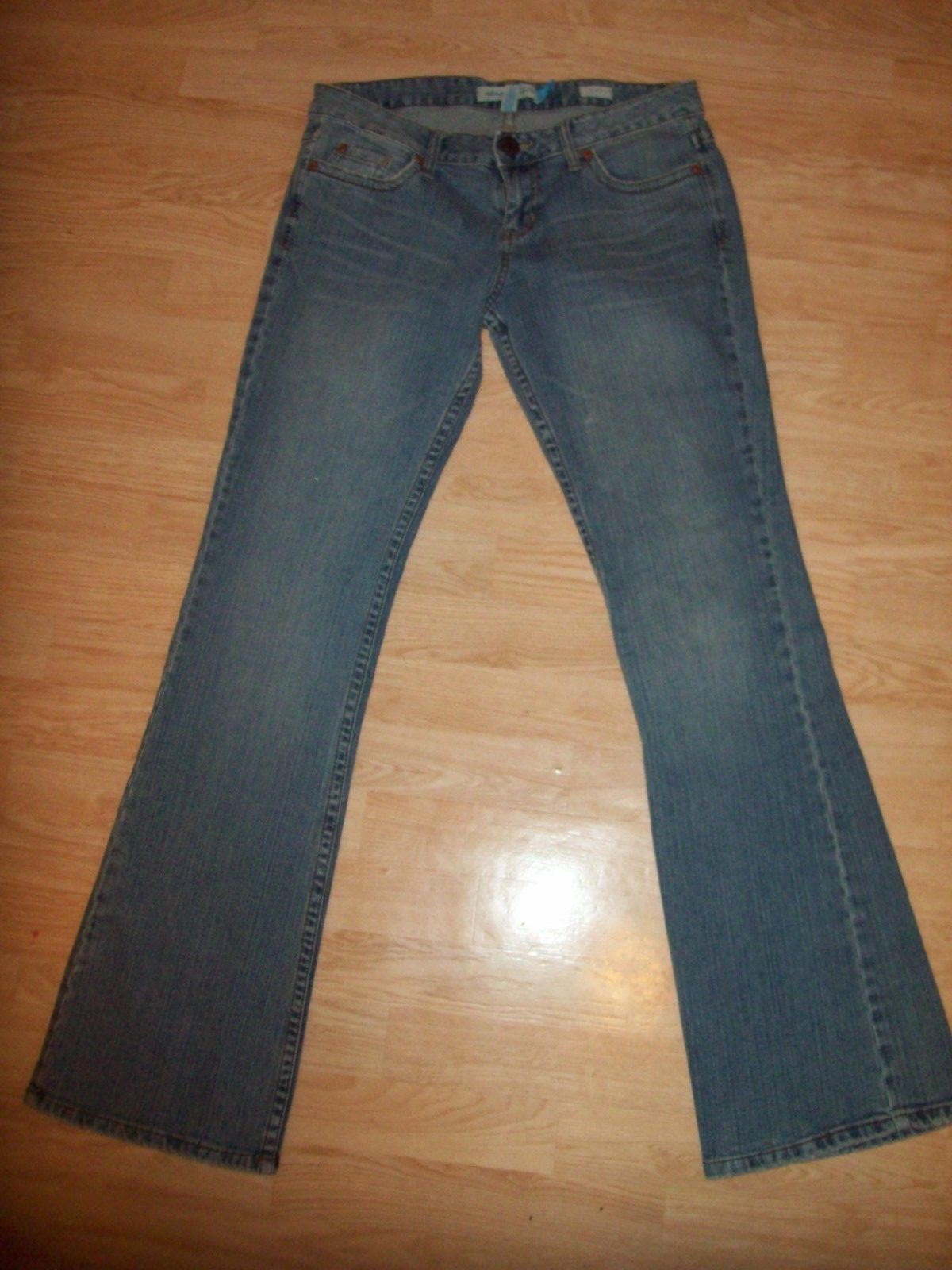 3 PAIRS OF MISSES JEANS AND A PAIR OF CAPRIS~ALL SIZE 7/8~ARIYA AND AEROPOSTALE