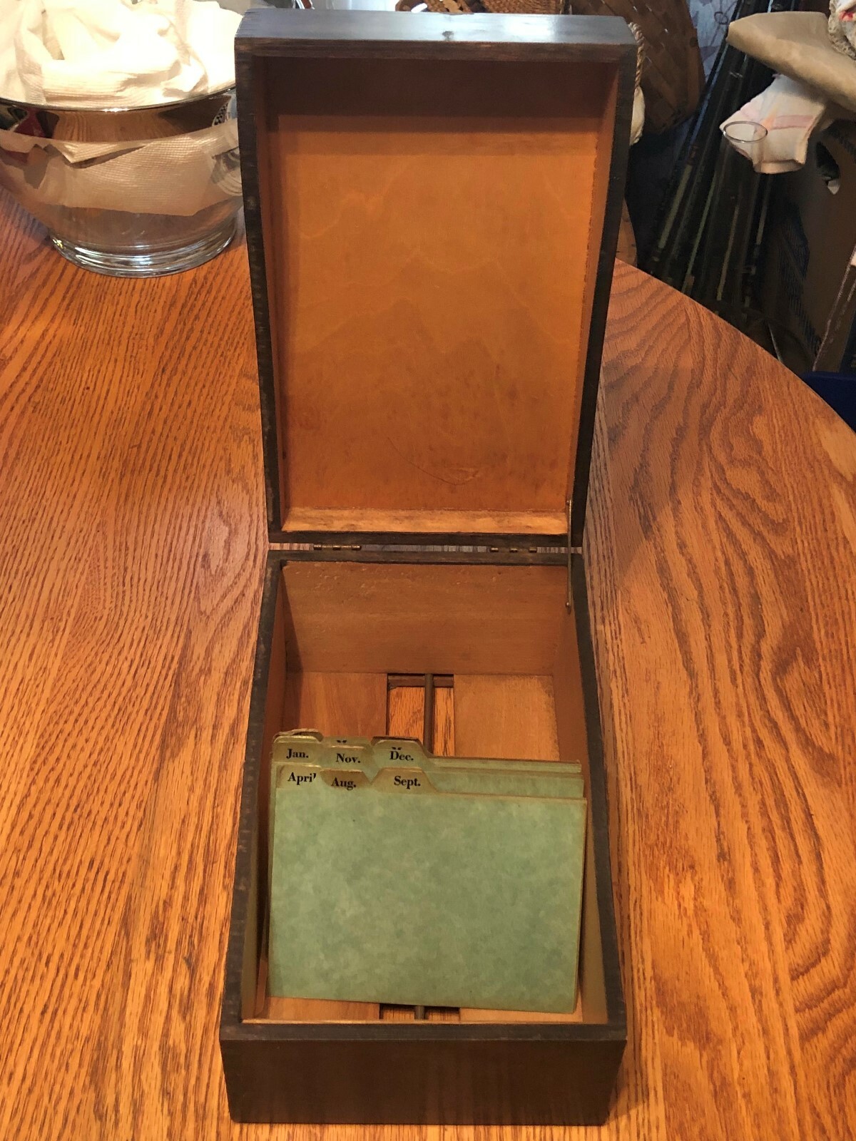 ANTIQUE SOLID WOOD DOVE TAIL INDEX CARD FILE BOX 10.75 