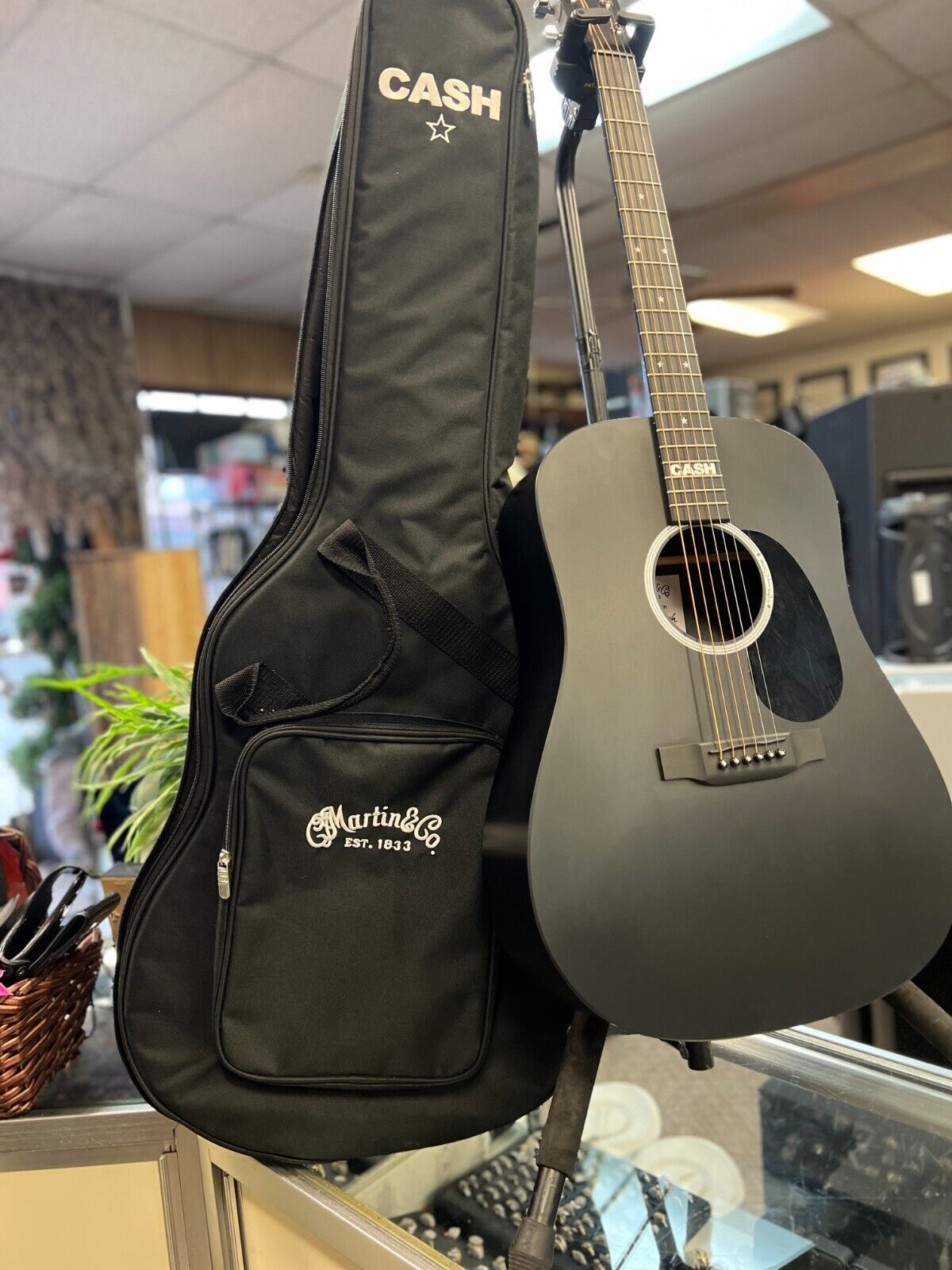 Martin&Co est 1833 Johnny Cash Acoustic Flat Black Guitar Martin&Co est 1833 Johnny Cash Acoustic Flat Black Guitar