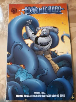 Atomic Robo Volume 3: Atomic Robo and the Shadow from Beyond Time TP Red 5 Comic