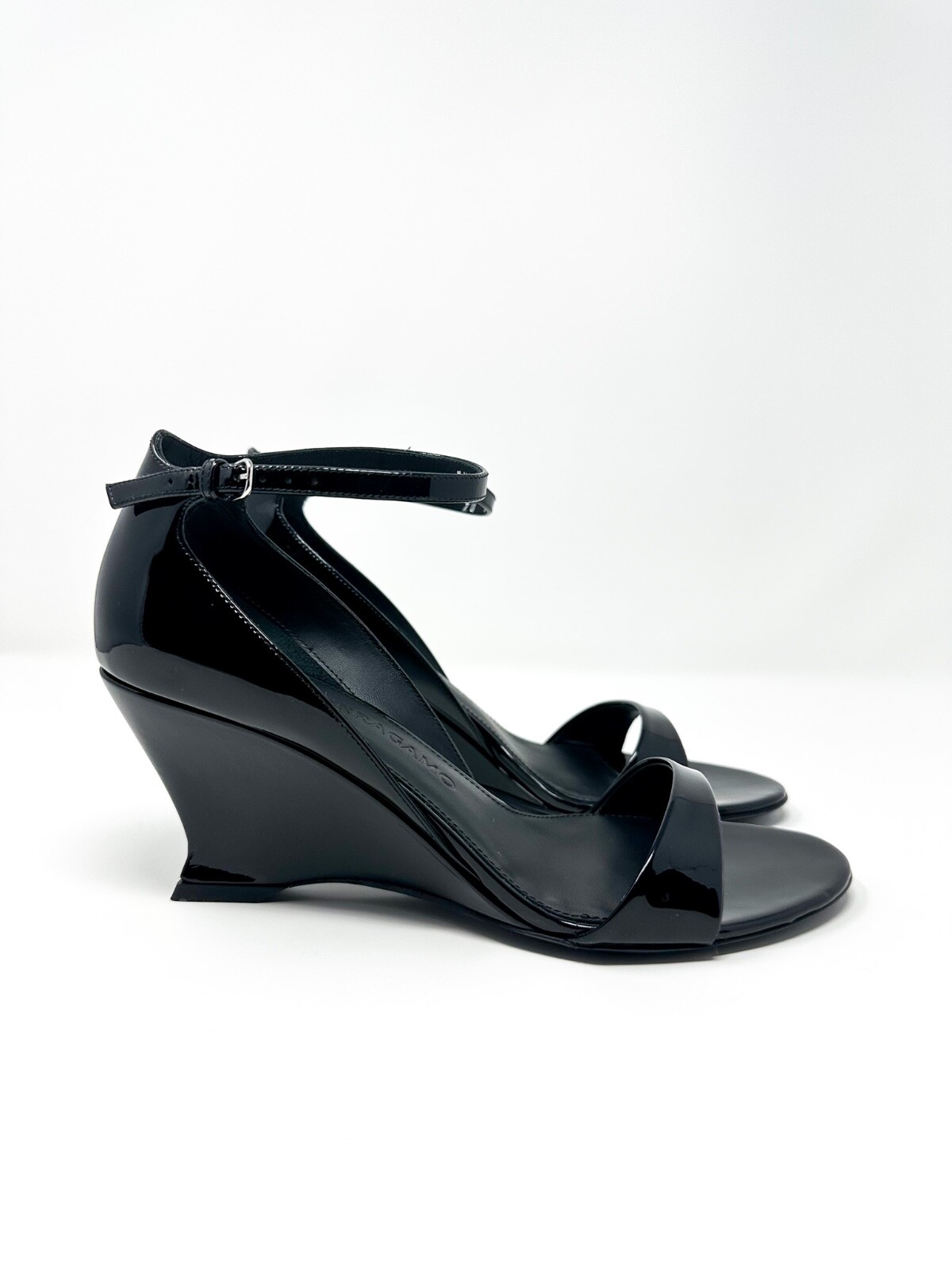 Pre-owned Ferragamo Salvatore  Women's Vidette Patent Leather Wedge Sandals 8 C $1050 In Black