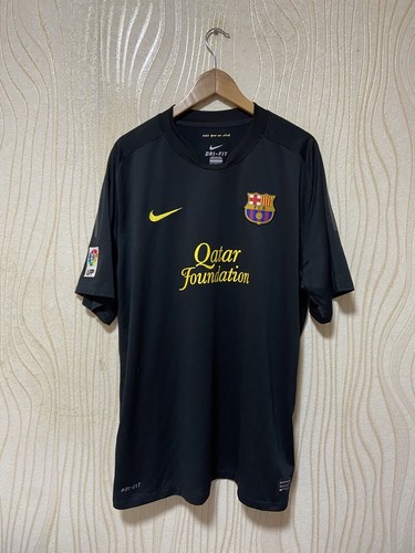 新品・未使用　メッシ10 FC Barcelona Nike Mサイズ　黒×金 新品・未使用 メッシ10 FC Barcelona Nike Mサイズ 黒×金 - メルカリ