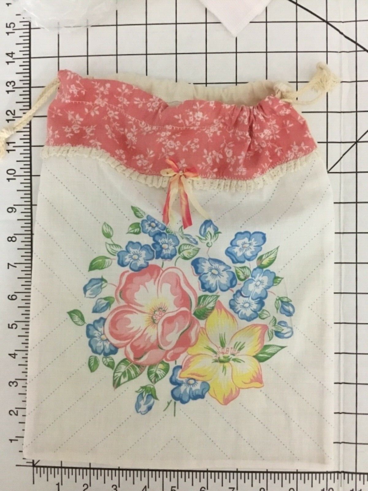 PRETTY HM Pouch Vintage 1940’s (do the math) “cheater” quilt print Grt Colors!