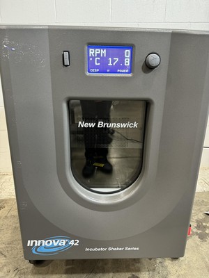 Eppendorf New Brunswick Innova 42R Refrigerated Incubator Shaker (226969)