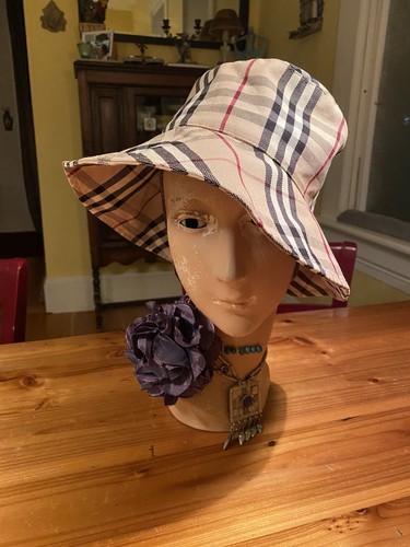 Burberry Classic Tan Plaid Women’s Hat (S)