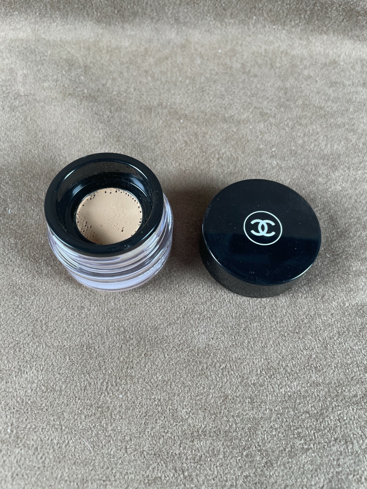 Chanel Vitalumiere Loose Powder Foundation N50