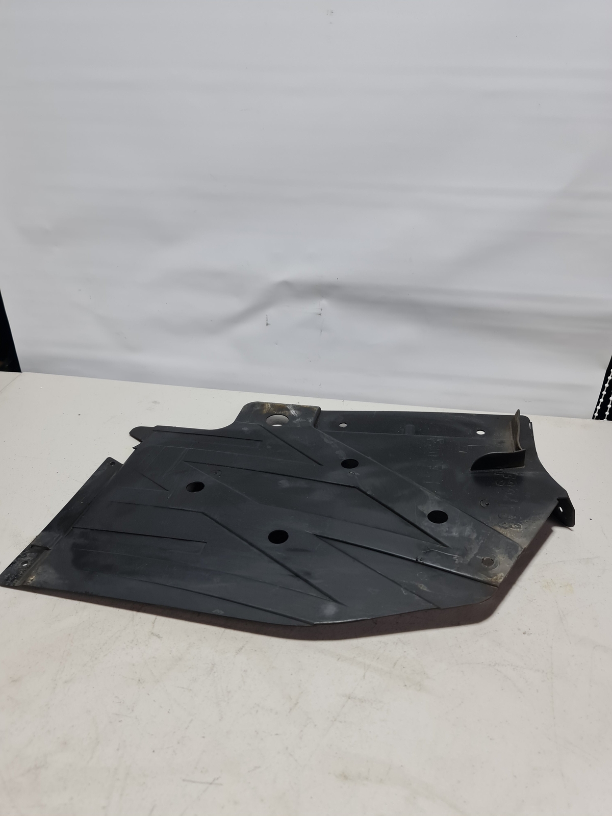 0 Bmw 2015-2020 51-75-8-062-221 51758062221 Extension Underbody Panelling Sid image 3