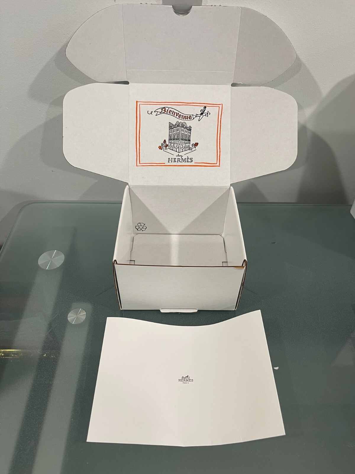 HERMESストール 【美品】箱(梱包)&袋付き HERMES（ショップ袋）のフリマアイテム一覧