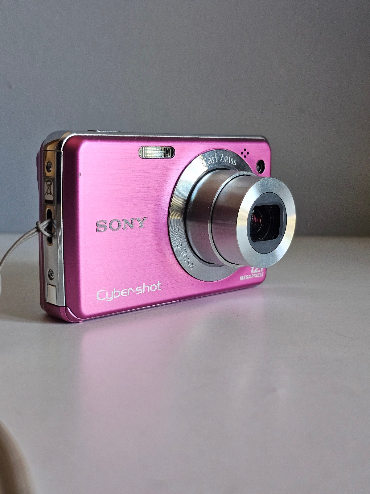 Sony ソニー Cyber-shot DSC-W220 ピンク Sony Cyber-Shot DSC-W220 12.1MP CCD Vintage Digital Camera