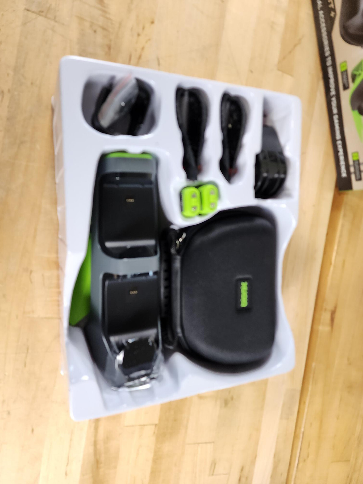 Bionik Xbox Series X/S Pro Kit + 2x Quickshot Pro 1100 mAh Batteries Station