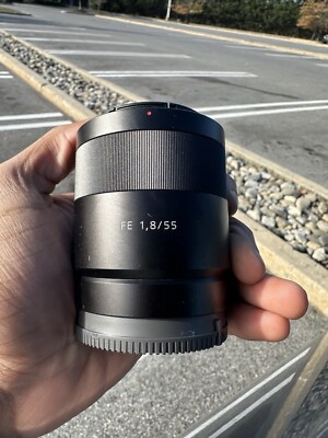 Sony Zeiss Sonnar T* FE 55mm F1.8 ZA Lens