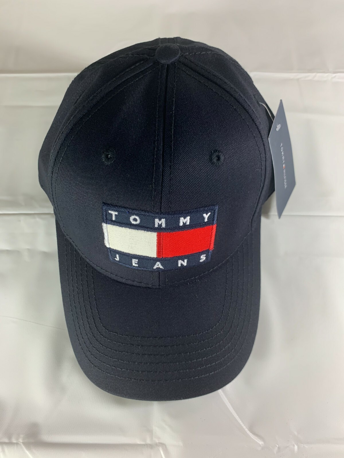 tommy hilfiger badge cap