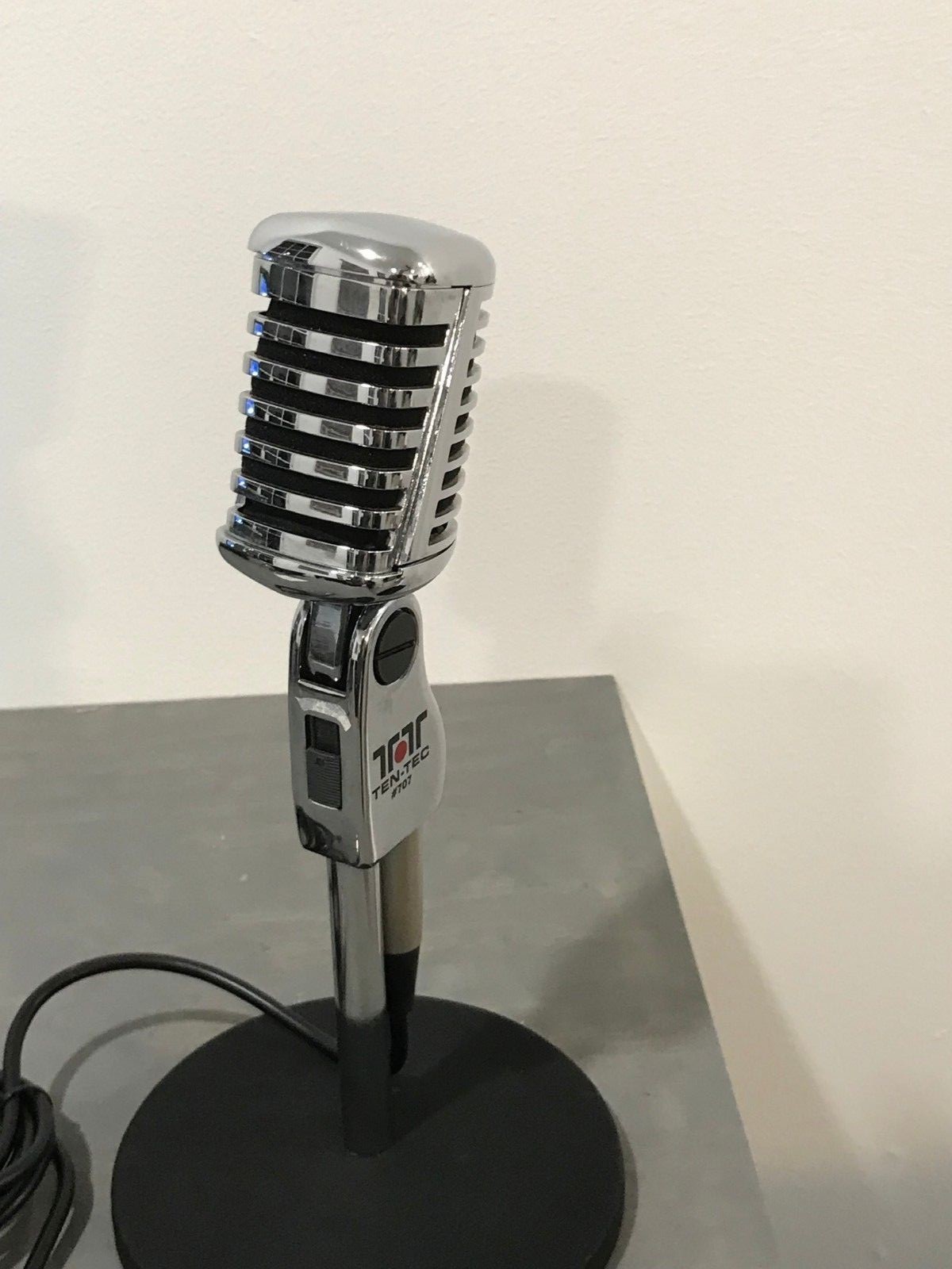 Ten Tec Regal TT-707 Microphone ,TT-716 Base and TT-707 Cable XLR to 4 Pin Round
